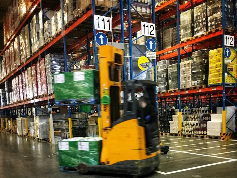 Transport de marchandises par camion semi-remorque